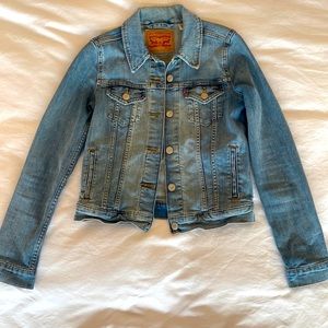NWOT Levi’s Jean Jacket XS